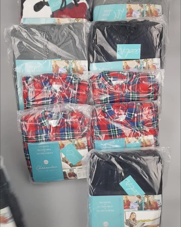 Фотография  292 - Халаты, комбинезоны (семейный) СТОК CAN#10 кг, ЛОТ №4452 оптом в Калининграде и Калининградской области