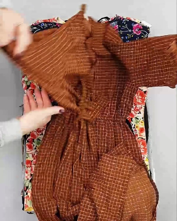 Фотография  730 - Платья Корея#20 шт, ЛОТ №5617 оптом в Калининграде и Калининградской области