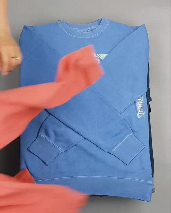 Фотография  745 - Толстовки СТОК CAN#15 кг, ЛОТ №6268 оптом в Калининграде и Калининградской области