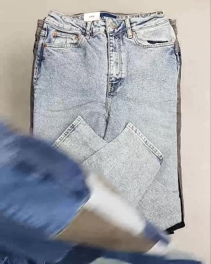 Фотография 828 - Джинсы женские Дания#10 кг, ЛОТ №6762 оптом в Калининграде и Калининградской области