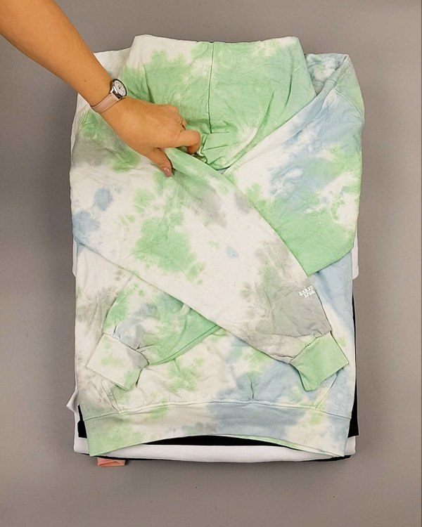 Фотография  348 - HOODIE CAN 084#10 кг, ЛОТ №7033 оптом в Калининграде и Калининградской области