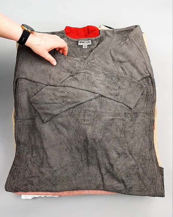 Фотография  564 - Джемпера СТОК CAN 084#7 кг, ЛОТ №7649 оптом в Калининграде и Калининградской области