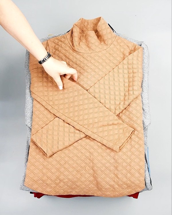 Фотография  520 - SWEATSHIRT CAN 084#10 кг, ЛОТ №7619 оптом в Калининграде и Калининградской области