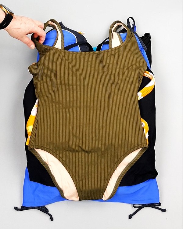 Фотография  254 - Купальники СТОК CAN 124#5 кг, ЛОТ №7689 оптом в Калининграде и Калининградской области