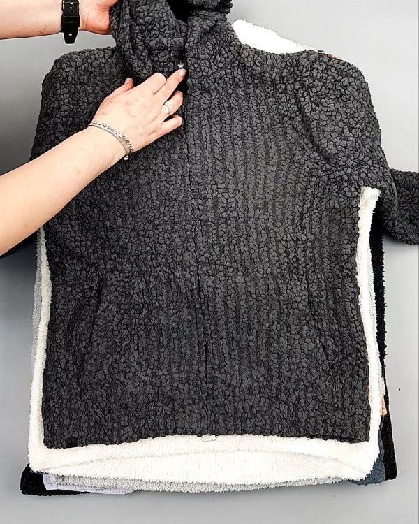 Фотография  418 - Джемпера СТОК CAN 084#7 кг, ЛОТ №7648 оптом в Калининграде и Калининградской области