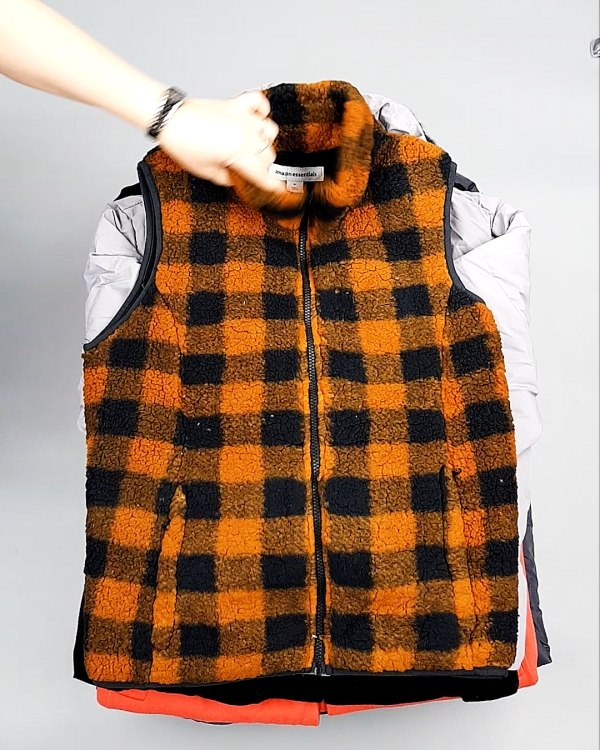 Фотография  967 - Верхняя одежда AMAZON жен 015#10 кг, ЛОТ №7712 оптом в Калининграде и Калининградской области