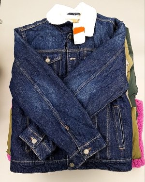 Купить Верхняя одежда м/ж C&A 025#10 кг оптом в Калининграде и Калининградской области