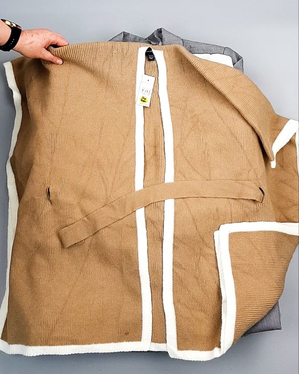 Фотография  974 - Кардиганы СТОК CAN 084#7 кг, ЛОТ №7673 оптом в Калининграде и Калининградской области