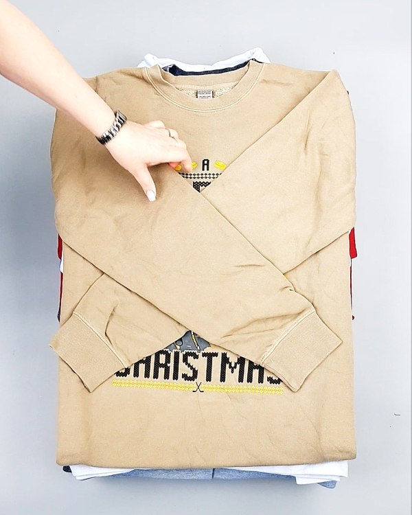 Фотография  884 - SWEATSHIRT CAN 084#10 кг, ЛОТ №7618 оптом в Калининграде и Калининградской области