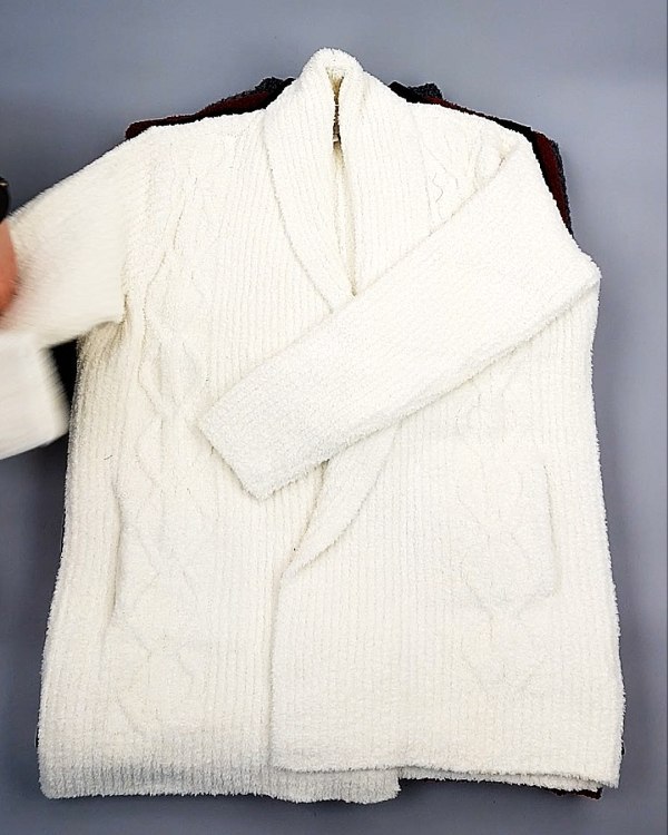 Фотография  221 - Кардиганы СТОК CAN 084#7 кг, ЛОТ №7674 оптом в Калининграде и Калининградской области