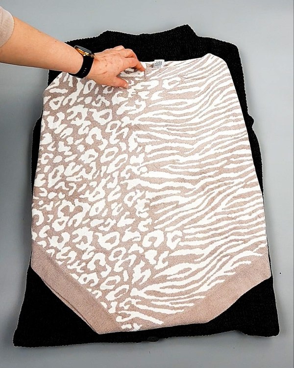 Фотография  954 - Джемпера СТОК CAN 084#7 кг, ЛОТ №7648 оптом в Калининграде и Калининградской области