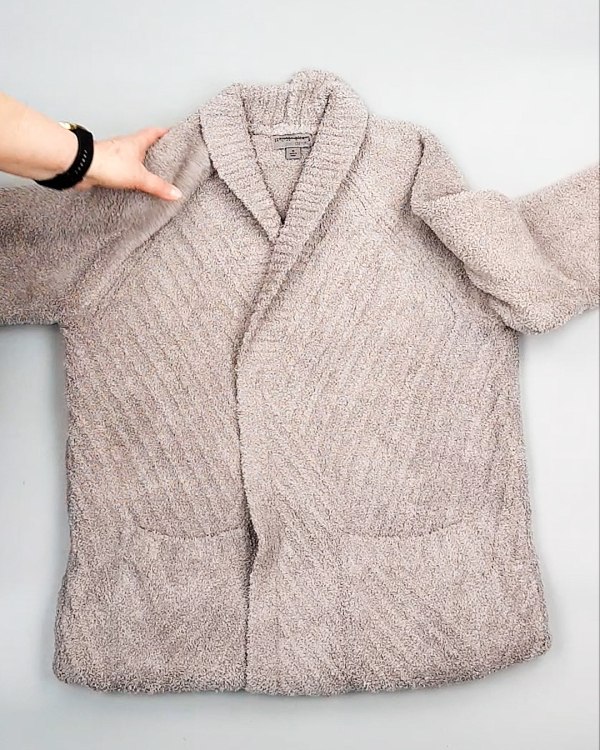 Фотография  943 - Кардиганы СТОК CAN 084#7 кг, ЛОТ №7673 оптом в Калининграде и Калининградской области