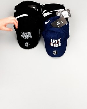 Фотография  727 - Кепки детские CAN 084#5 кг, ЛОТ №7965 оптом в Калининграде и Калининградской области