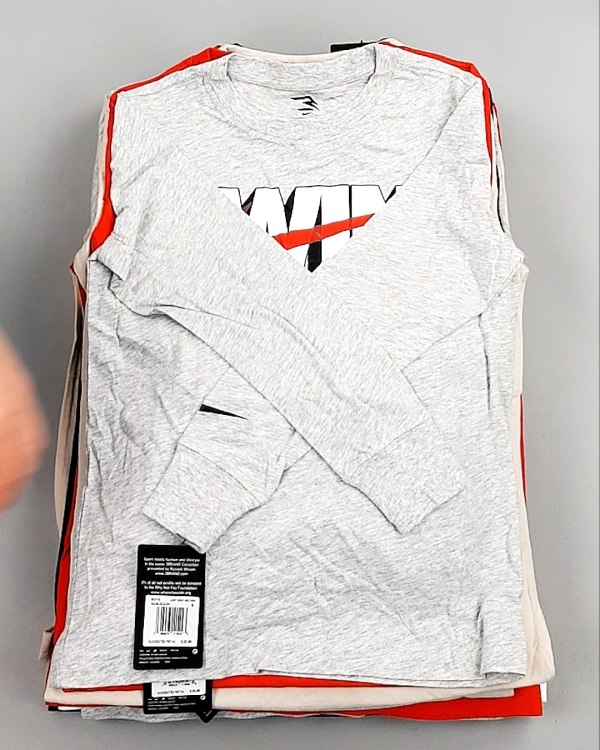 Фотография  902 - Тонковки детские NIKE CAN 084#5 кг, ЛОТ №7969 оптом в Калининграде и Калининградской области