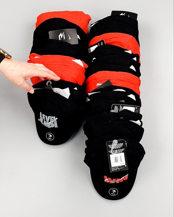 Фотография  820 - Кепки детские CAN 084#5 кг, ЛОТ №7964 оптом в Калининграде и Калининградской области