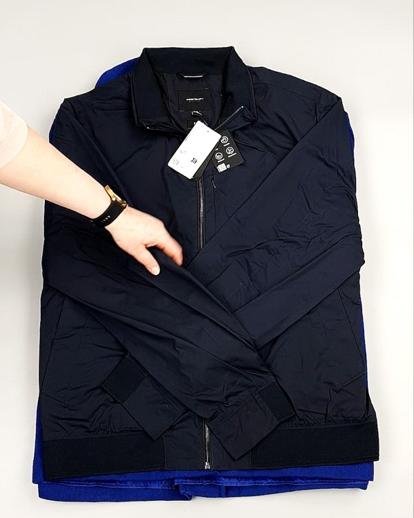 Фотография  778 - Ветровки м/ж C&A 025#10 кг, ЛОТ №7865 оптом в Калининграде и Калининградской области