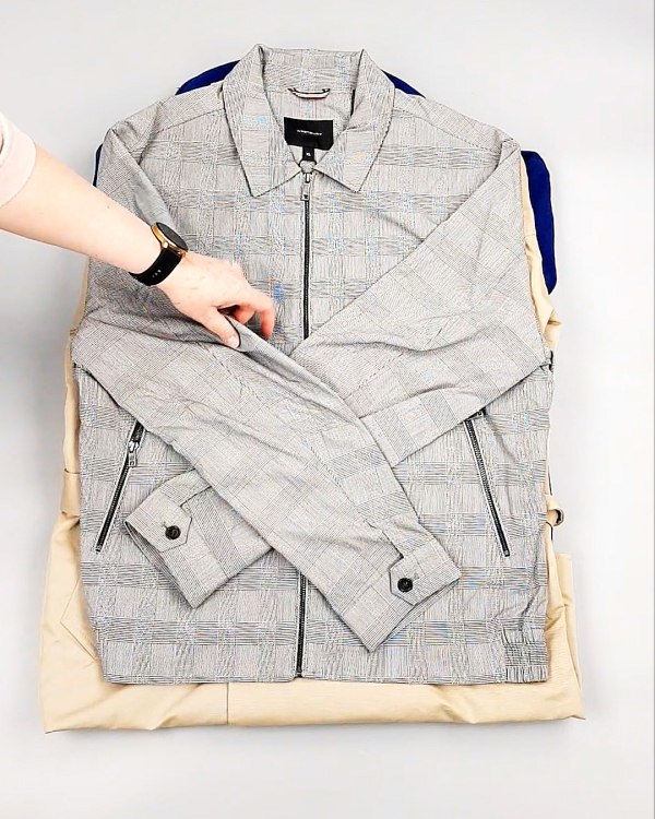 Фотография  970 - Ветровки м/ж C&A 025#10 кг, ЛОТ №7864 оптом в Калининграде и Калининградской области