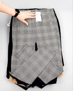 Фотография  100 - Брюки женские лето C&A 025#10 кг, ЛОТ №7892 оптом в Калининграде и Калининградской области