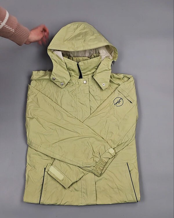 Фотография  726 - Ветровки женские#25 кг, ЛОТ № ВК0086 оптом в Калининграде и Калининградской области