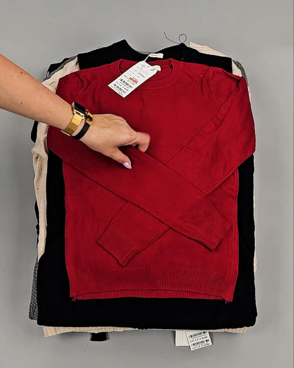 Фотография  212 - Джемпера Корея 085#7 кг, ЛОТ СТ-9415 оптом в Калининграде и Калининградской области