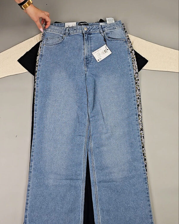 Фотография  104 - DK+Bestseller 085#16 кг, ЛОТ СТ-9952 оптом в Калининграде и Калининградской области